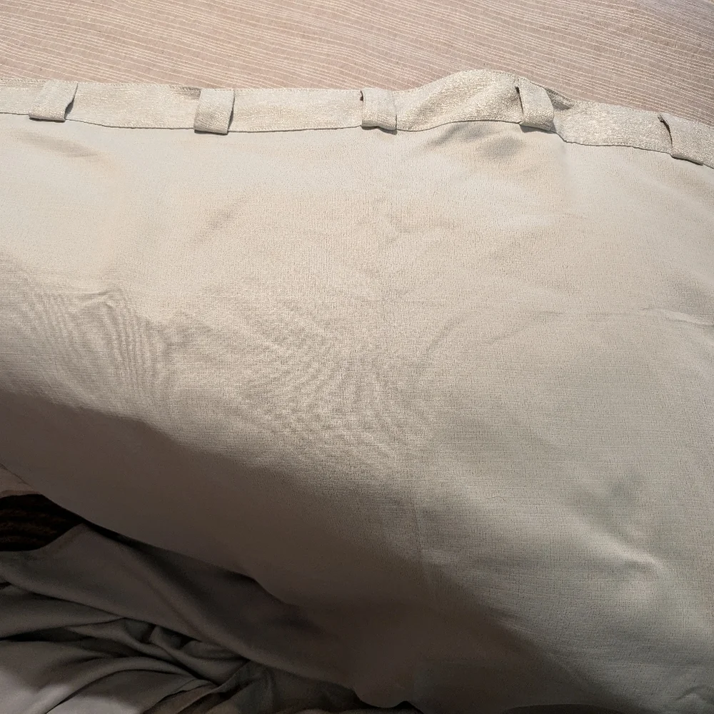 Lauren by Ralph Lauren lined light grey curtain panel - Picture 5 of 6